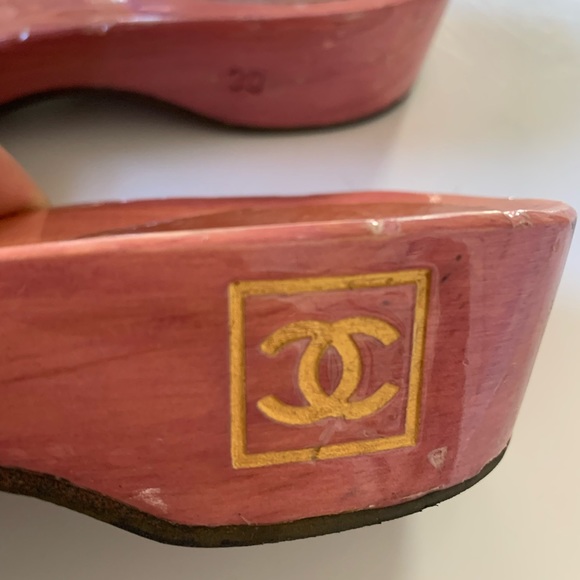 Chanel wooden slides - Picture 3 of 4